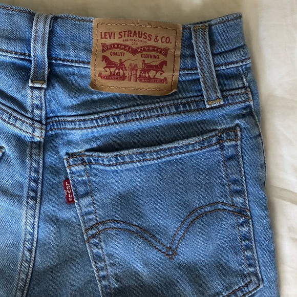 Levi’s shorts - Picture 3 of 6